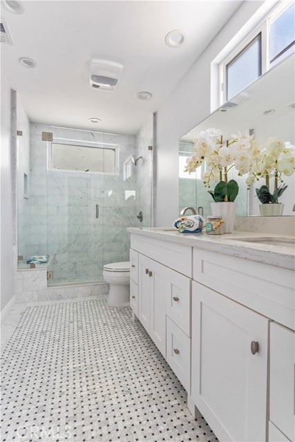 329 4th Street, Manhattan Beach, California 90266, 3 Bedrooms Bedrooms, ,2 BathroomsBathrooms,Residential,Sold,4th,SB20090773