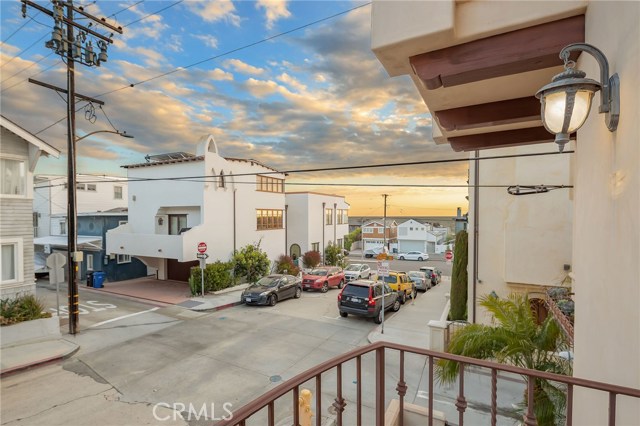 123 29th Street, Hermosa Beach, California 90254, 5 Bedrooms Bedrooms, ,5 BathroomsBathrooms,Residential,Sold,29th,SB20099195