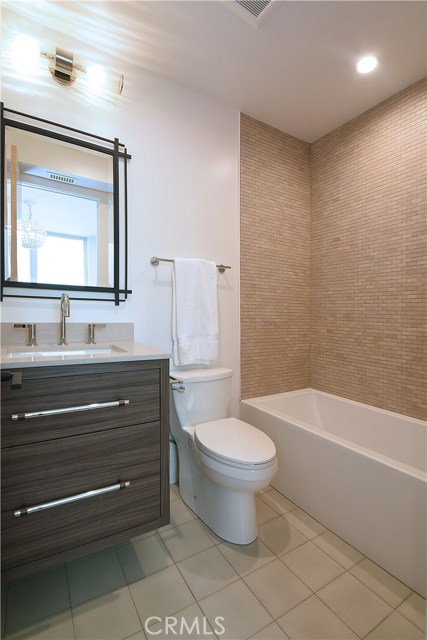 222 1st Place, Manhattan Beach, California 90266, 3 Bedrooms Bedrooms, ,3 BathroomsBathrooms,Residential,Sold,1st,SB19222616