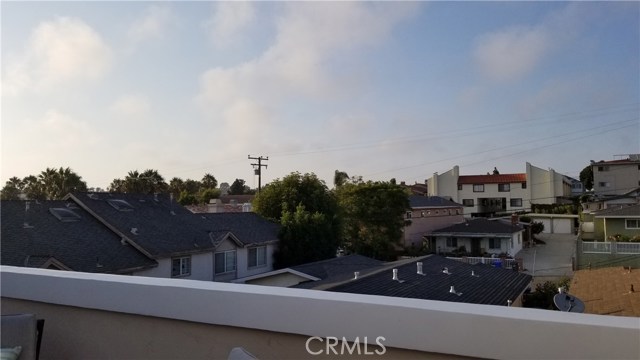 1707 Flagler Lane, Redondo Beach, California 90278, 3 Bedrooms Bedrooms, ,1 BathroomBathrooms,Residential,Sold,Flagler,SB20176363