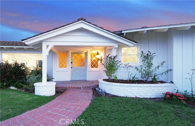 14 Mustang Road, Rancho Palos Verdes, California 90275, 3 Bedrooms Bedrooms, ,2 BathroomsBathrooms,Residential,Sold,Mustang,PV21152544