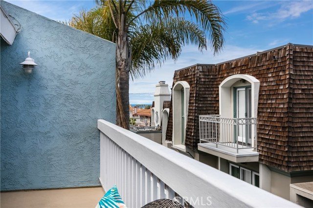 114 Guadalupe Avenue, Redondo Beach, California 90277, 2 Bedrooms Bedrooms, ,Residential,Sold,Guadalupe,SB19074799