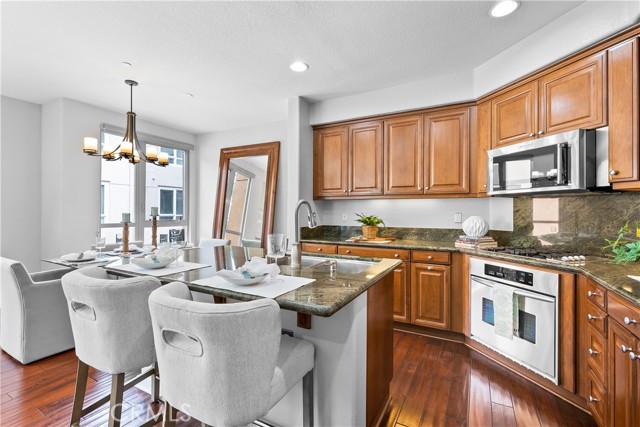 2 Bed Home for Sale in Hawthorne, California