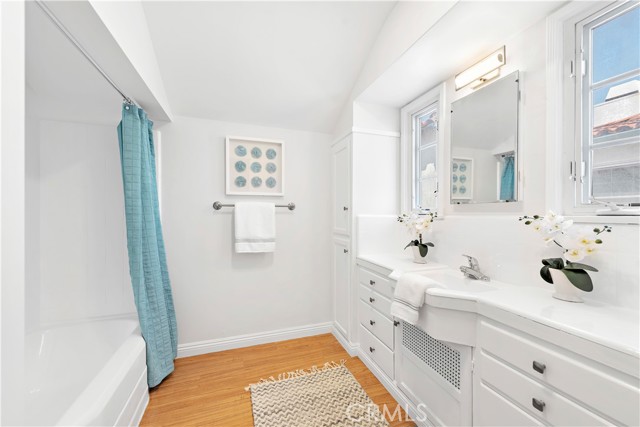 Second-Floor Bathroom