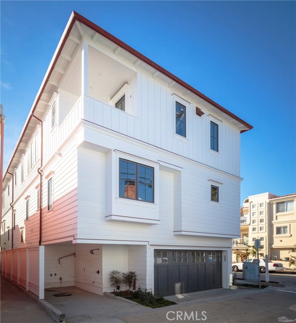 308 3rd Street, Manhattan Beach, California 90266, 4 Bedrooms Bedrooms, ,3 BathroomsBathrooms,Residential,Sold,3rd,SB20225086