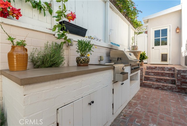 528 24th Street, Manhattan Beach, California 90266, 2 Bedrooms Bedrooms, ,1 BathroomBathrooms,Residential,Sold,24th,SB21090047