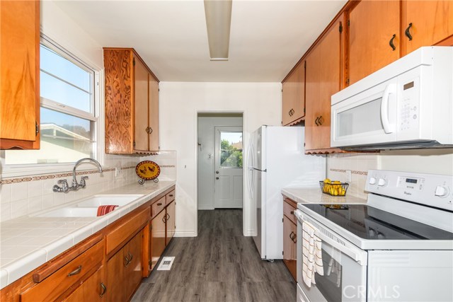 1216 Steinhart Avenue, Redondo Beach, California 90278, 3 Bedrooms Bedrooms, ,1 BathroomBathrooms,Residential,Sold,Steinhart,SB19060448