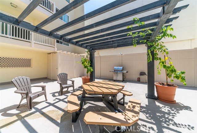 1707 Pacific Coast, Hermosa Beach, California 90254, 2 Bedrooms Bedrooms, ,2 BathroomsBathrooms,Residential,Sold,Pacific Coast,SB18206310