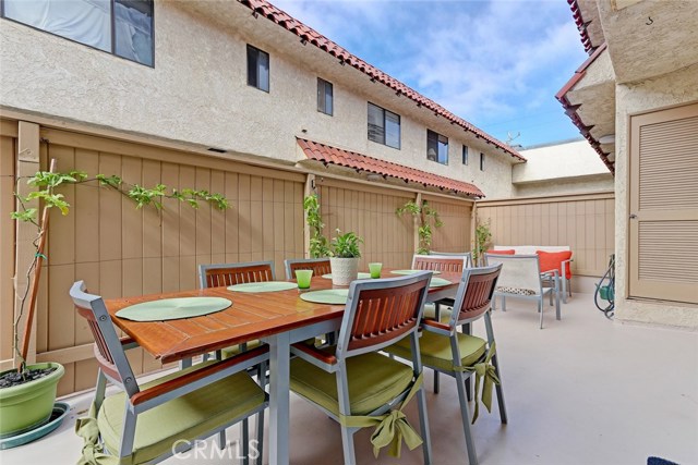 105 Irena Avenue, Redondo Beach, California 90277, 3 Bedrooms Bedrooms, ,3 BathroomsBathrooms,Residential,Sold,Irena,SB17195554