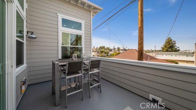 1902 Mathews Ave, Redondo Beach, California 90278, 5 Bedrooms Bedrooms, ,5 BathroomsBathrooms,Residential,Sold,Mathews Ave,PV21055104
