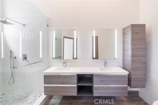 2715 Carnegie Lane, Redondo Beach, California 90278, 4 Bedrooms Bedrooms, ,4 BathroomsBathrooms,Residential,Sold,Carnegie,SB19176432