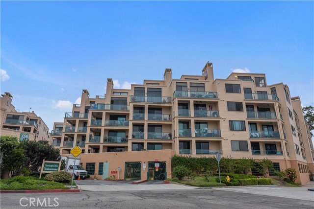 140 The Village, Redondo Beach, California 90277, 2 Bedrooms Bedrooms, ,2 BathroomsBathrooms,Residential,Sold,The Village,PW20223037