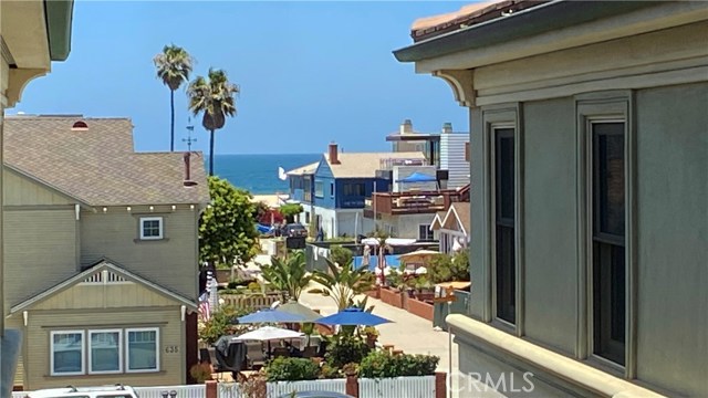 642 Hermosa Avenue, Hermosa Beach, California 90254, 3 Bedrooms Bedrooms, ,2 BathroomsBathrooms,Residential,Sold,Hermosa,SB20138027