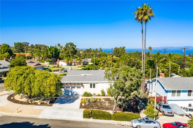 26851 Grayslake Road, Rancho Palos Verdes, California 90275, 3 Bedrooms Bedrooms, ,2 BathroomsBathrooms,Residential,Sold,Grayslake,PV18243675