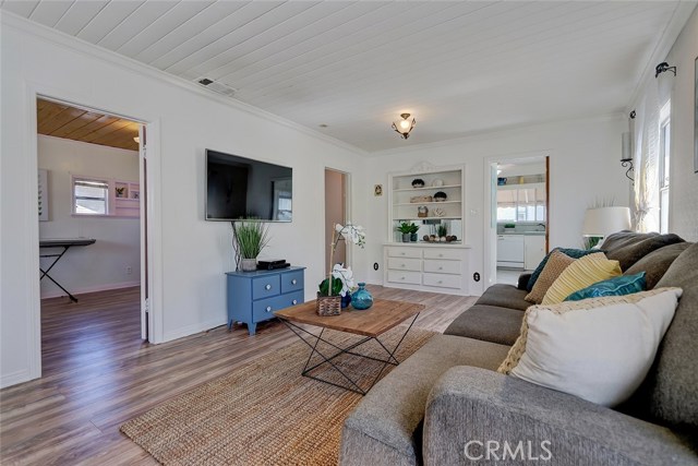 118 Helberta Avenue, Redondo Beach, California 90277, 3 Bedrooms Bedrooms, ,3 BathroomsBathrooms,Residential,Sold,Helberta,SB18247405