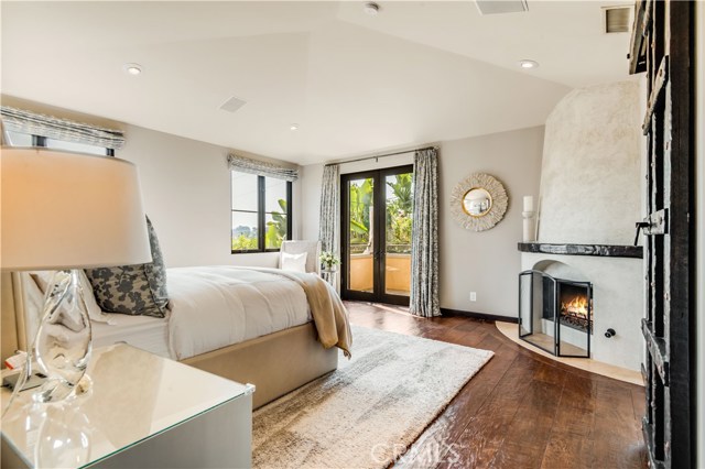 3305 Pine Avenue, Manhattan Beach, California 90266, 4 Bedrooms Bedrooms, ,1 BathroomBathrooms,Residential,Sold,Pine,SB20042109