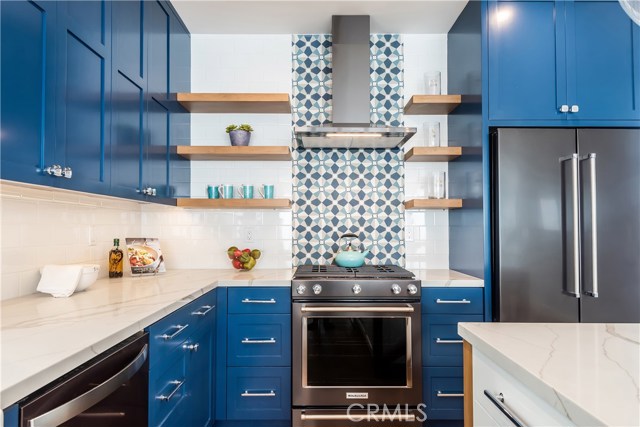 1135 Stanford Avenue, Redondo Beach, California 90278, 3 Bedrooms Bedrooms, ,2 BathroomsBathrooms,Residential,Sold,Stanford,SB19097664