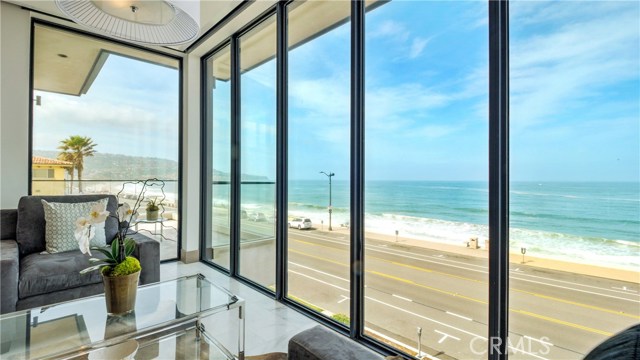 1000 Esplanade, Redondo Beach, California 90277, 2 Bedrooms Bedrooms, ,2 BathroomsBathrooms,Residential,Sold,Esplanade,SB17089319
