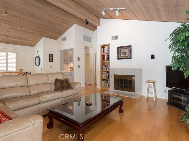 1112 Vincent Street, Redondo Beach, California 90277, 3 Bedrooms Bedrooms, ,2 BathroomsBathrooms,Residential,Sold,Vincent,SB19092691