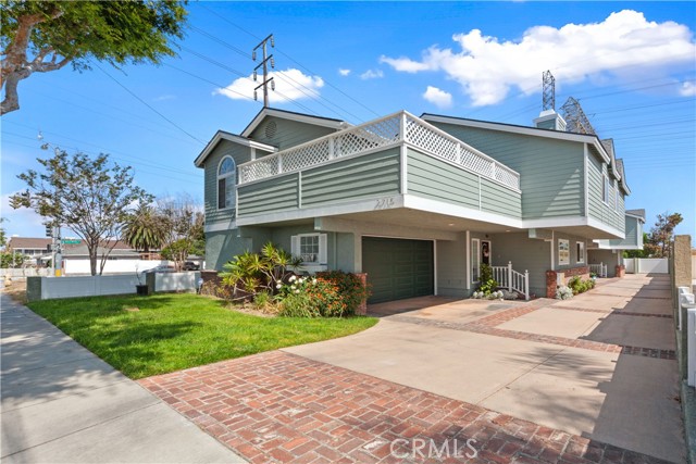 2715 Grant Avenue, Redondo Beach, California 90278, 3 Bedrooms Bedrooms, ,2 BathroomsBathrooms,Residential,Sold,Grant,SB21124171