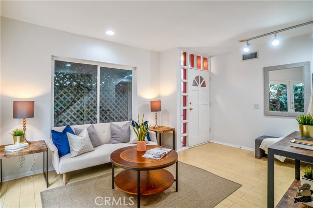 1517 Crest Drive, Manhattan Beach, California 90266, 3 Bedrooms Bedrooms, ,2 BathroomsBathrooms,Residential,Sold,Crest,SB19195795