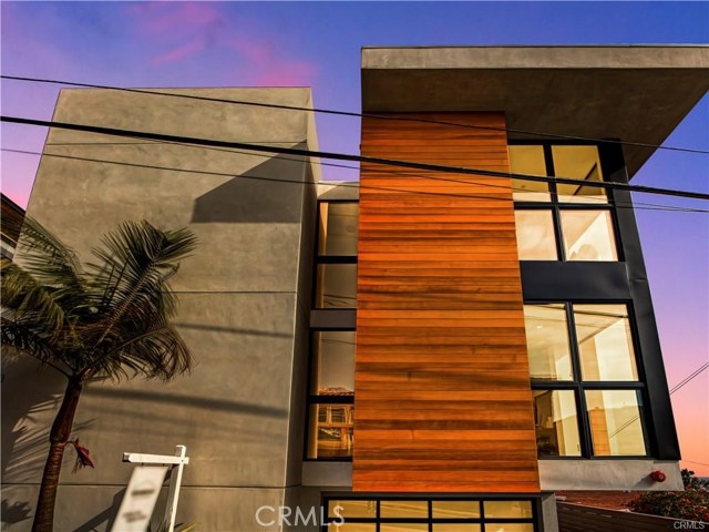 946 8th Street, Hermosa Beach, California 90254, 4 Bedrooms Bedrooms, ,3 BathroomsBathrooms,Residential,Sold,8th,SB20005641