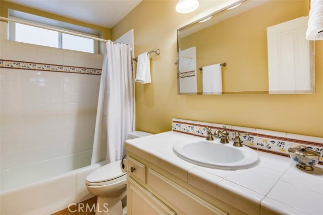 202 Lucia Avenue, Redondo Beach, California 90277, 4 Bedrooms Bedrooms, ,3 BathroomsBathrooms,Residential,Sold,Lucia,PV17247828