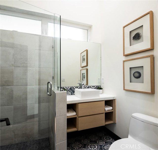 1st floor bathroom (in bonus / flex room)