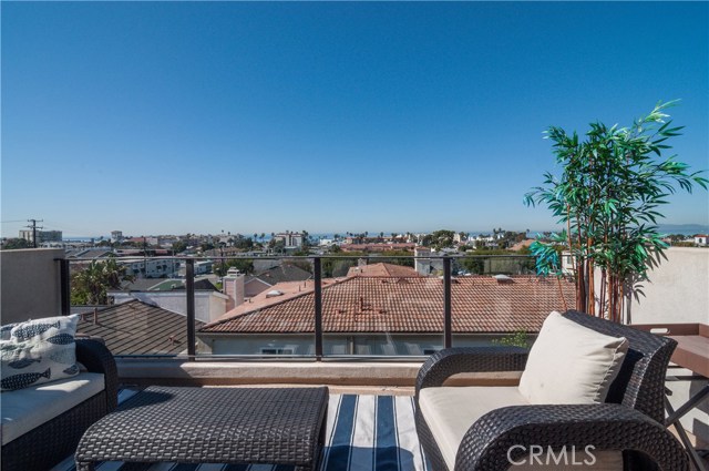 123 Guadalupe Avenue, Redondo Beach, California 90277, 4 Bedrooms Bedrooms, ,2 BathroomsBathrooms,Residential,Sold,Guadalupe,PV18034902