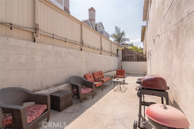 418 Gertruda Avenue, Redondo Beach, California 90277, ,Residential Income,Sold,Gertruda,SB18197044