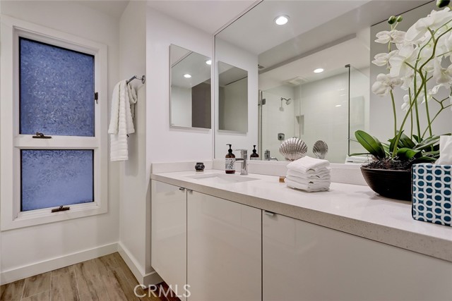 417 20th Place, Manhattan Beach, California 90266, 3 Bedrooms Bedrooms, ,2 BathroomsBathrooms,Residential,Sold,20th,SB21058820
