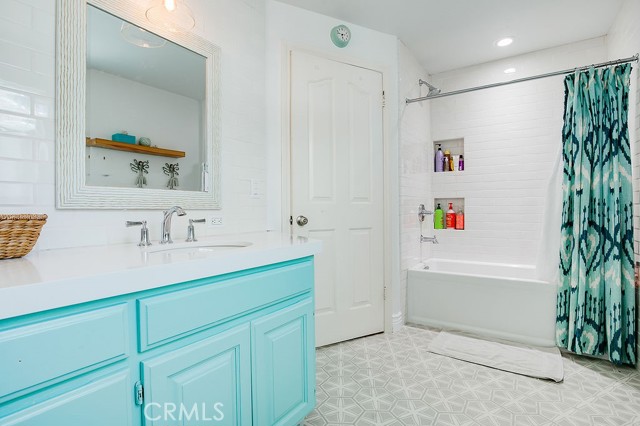 464 35th Street, Manhattan Beach, California 90266, 4 Bedrooms Bedrooms, ,3 BathroomsBathrooms,Residential,Sold,35th,SB21164733