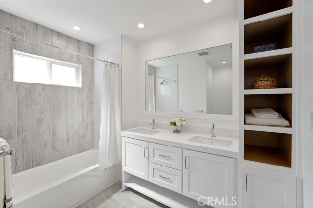 2420 Robinson Street, Redondo Beach, California 90278, 3 Bedrooms Bedrooms, ,1 BathroomBathrooms,Residential,Sold,Robinson,SB20208092