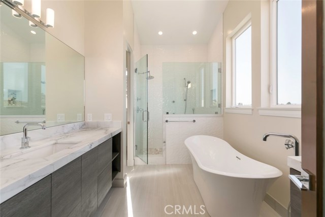 2213 Speyer Lane, Redondo Beach, California 90278, 4 Bedrooms Bedrooms, ,3 BathroomsBathrooms,Residential,Sold,Speyer,SB18079012