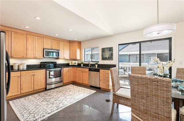 114 Guadalupe Avenue, Redondo Beach, California 90277, 2 Bedrooms Bedrooms, ,Residential,Sold,Guadalupe,SB19074799