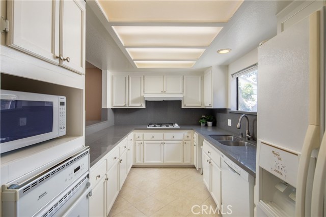 2601 Carnegie Lane, Redondo Beach, California 90278, 3 Bedrooms Bedrooms, ,1 BathroomBathrooms,Residential,Sold,Carnegie,SB19124906