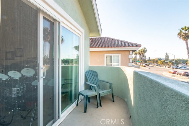 2206 Manhattan Beach Boulevard, Redondo Beach, California 90278, 3 Bedrooms Bedrooms, ,2 BathroomsBathrooms,Residential,Sold,Manhattan Beach,SB20239110