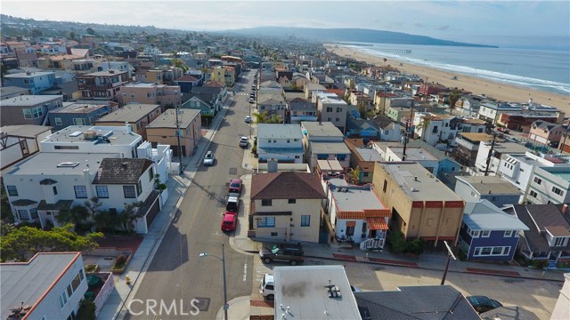 150 31st Street, Hermosa Beach, California 90254, 4 Bedrooms Bedrooms, ,1 BathroomBathrooms,Residential,Sold,31st,SB19066906