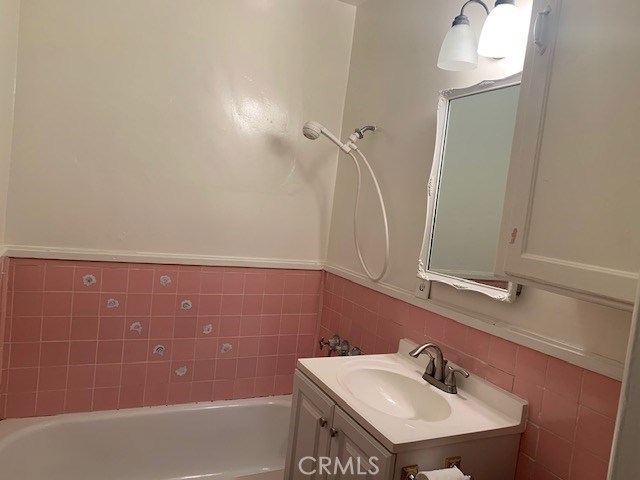 2200 Robinson Street, Redondo Beach, California 90278, 2 Bedrooms Bedrooms, ,2 BathroomsBathrooms,Residential,Sold,Robinson,PV21019471