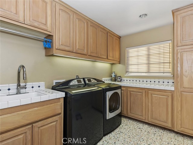 1032 Avenue A, Redondo Beach, California 90277, 5 Bedrooms Bedrooms, ,4 BathroomsBathrooms,Residential,Sold,Avenue A,PV20256766