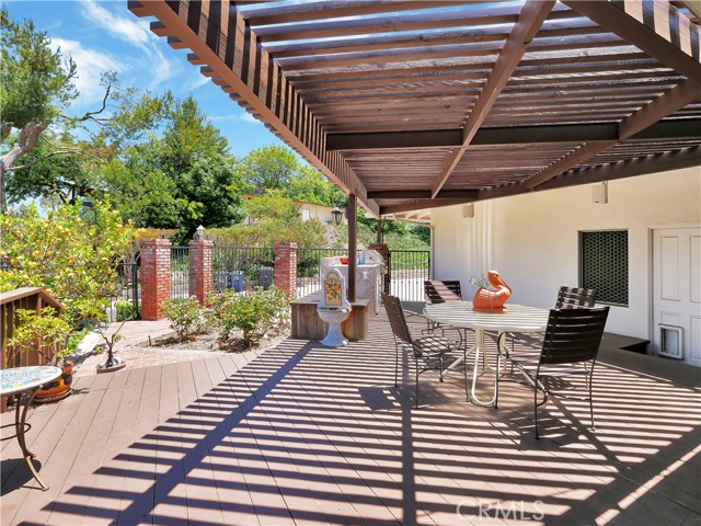 34 Deerhill Drive, Rolling Hills Estates, California 90274, 3 Bedrooms Bedrooms, ,3 BathroomsBathrooms,Residential,Sold,Deerhill,PV21123888