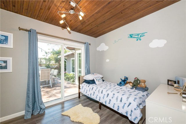 Guest bedroom