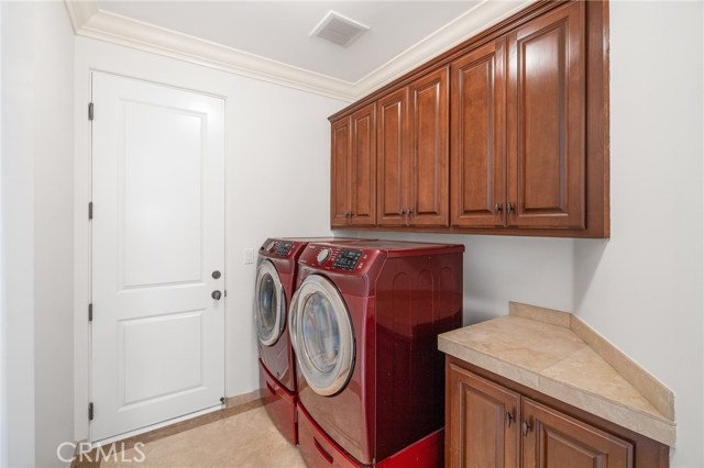 556 Helberta Avenue, Redondo Beach, California 90277, 4 Bedrooms Bedrooms, ,3 BathroomsBathrooms,Residential,Sold,Helberta,SB20115662