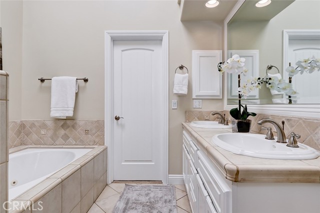 2207 Perkins Lane, Redondo Beach, California 90278, 3 Bedrooms Bedrooms, ,2 BathroomsBathrooms,Residential,Sold,Perkins,SB21094545