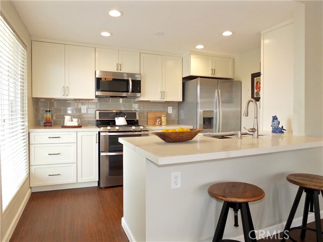 1104 Harkness Lane, Redondo Beach, California 90278, 3 Bedrooms Bedrooms, ,2 BathroomsBathrooms,Residential,Sold,Harkness,PW18238945