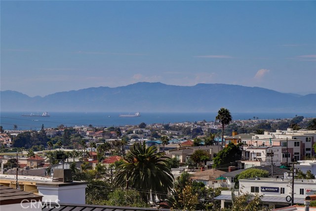 1057 8th Place, Hermosa Beach, California 90254, 5 Bedrooms Bedrooms, ,3 BathroomsBathrooms,Residential,Sold,8th,SB19212583