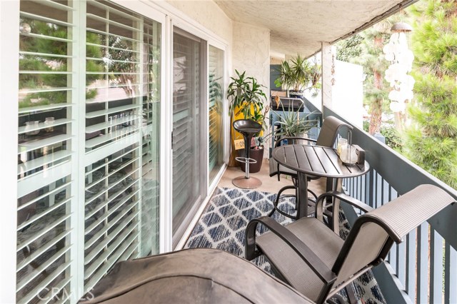 631 Prospect Avenue, Redondo Beach, California 90277, 2 Bedrooms Bedrooms, ,2 BathroomsBathrooms,Residential,Sold,Prospect,SB20199042