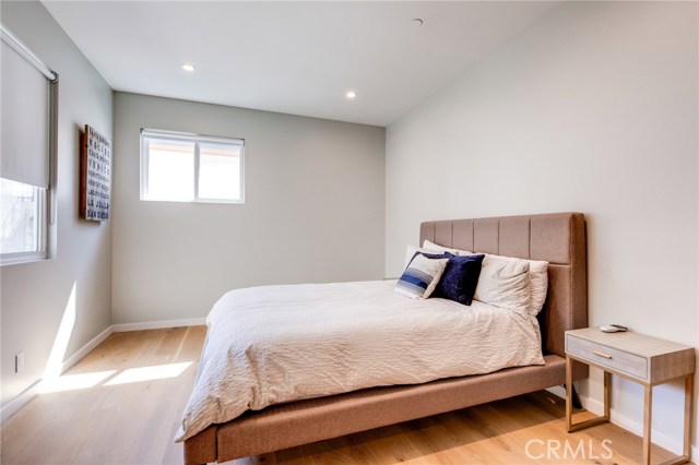 728 Lucia Avenue, Redondo Beach, California 90277, 4 Bedrooms Bedrooms, ,2 BathroomsBathrooms,Residential,Sold,Lucia,SB19142889