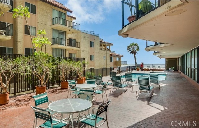 531 Esplanade, Redondo Beach, California 90277, 2 Bedrooms Bedrooms, ,2 BathroomsBathrooms,Residential,Sold,Esplanade,PV19107196