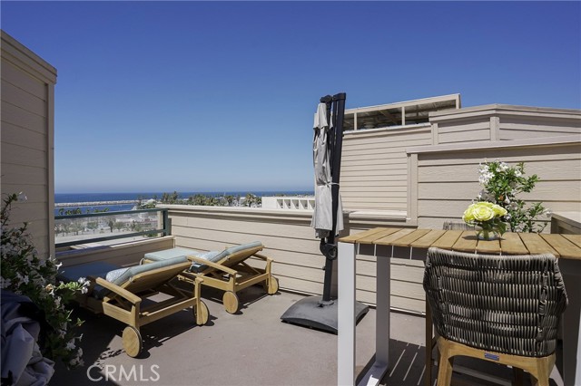 110 The Village, Redondo Beach, California 90277, 2 Bedrooms Bedrooms, ,2 BathroomsBathrooms,Residential,Sold,The Village,SB21171556